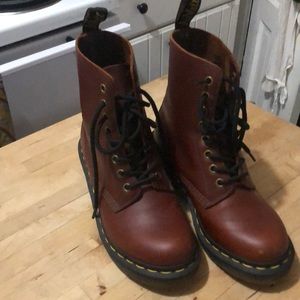 Dr martens size 6 airwair